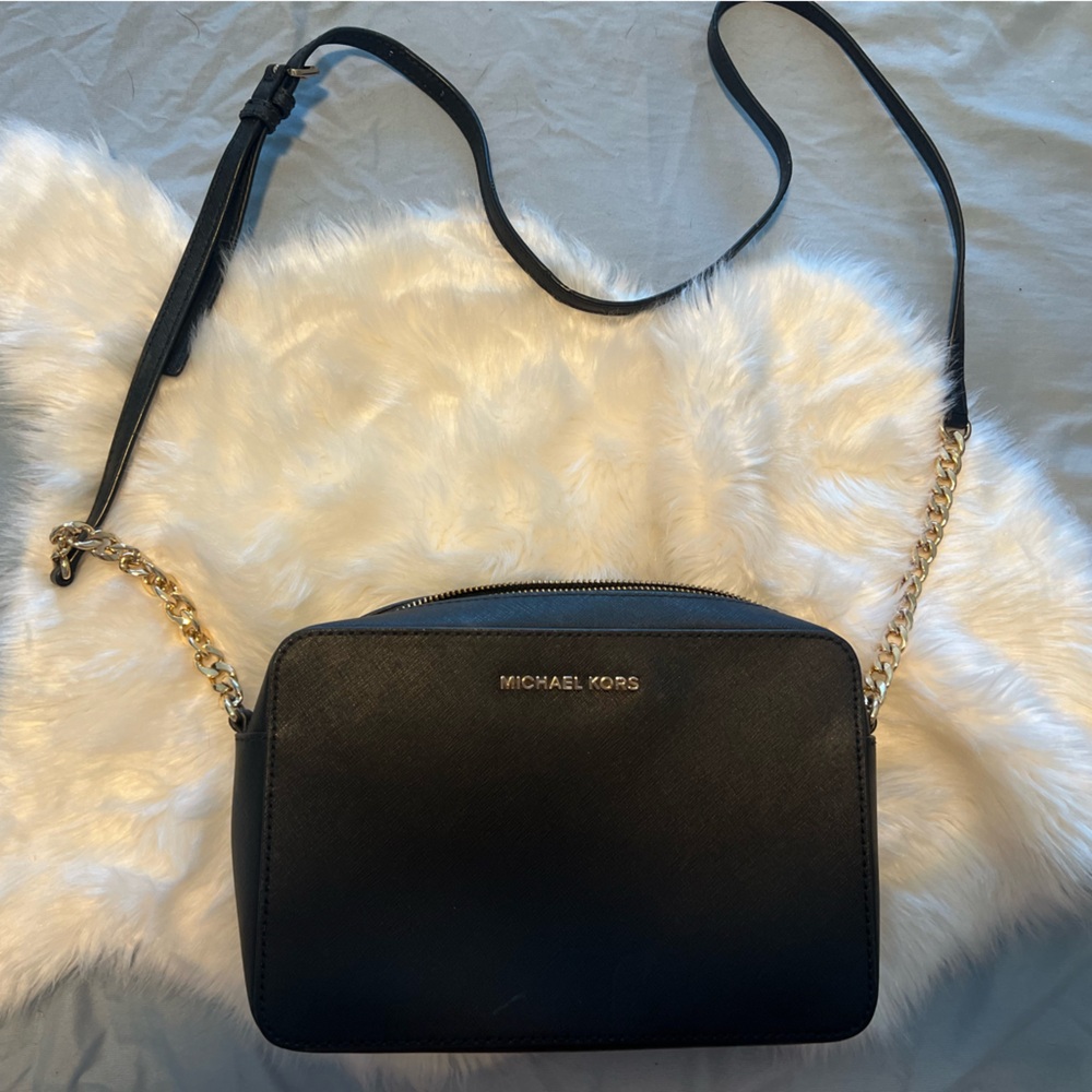 Michael Kors Elegant Black Crossbody Bag